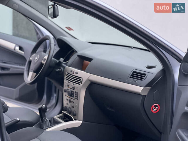 Сірий Опель Астра, об'ємом двигуна 1.7 л та пробігом 240 тис. км за 5199 $, фото 44 на Automoto.ua