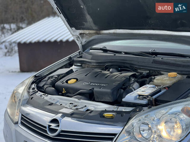 Серый Опель Астра, объемом двигателя 1.9 л и пробегом 263 тыс. км за 4250 $, фото 27 на Automoto.ua