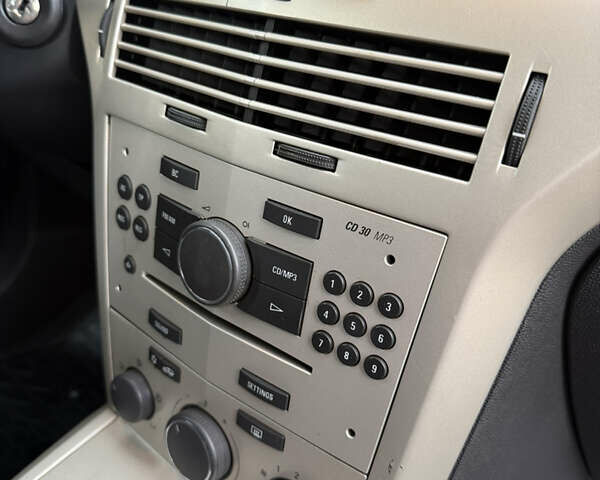 Сірий Опель Астра, об'ємом двигуна 1.6 л та пробігом 188 тис. км за 5100 $, фото 6 на Automoto.ua