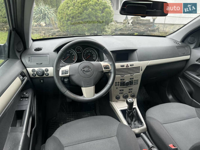 Серый Опель Астра, объемом двигателя 1.36 л и пробегом 270 тыс. км за 3900 $, фото 96 на Automoto.ua