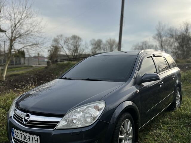 Серый Опель Астра, объемом двигателя 1.9 л и пробегом 241 тыс. км за 5100 $, фото 2 на Automoto.ua