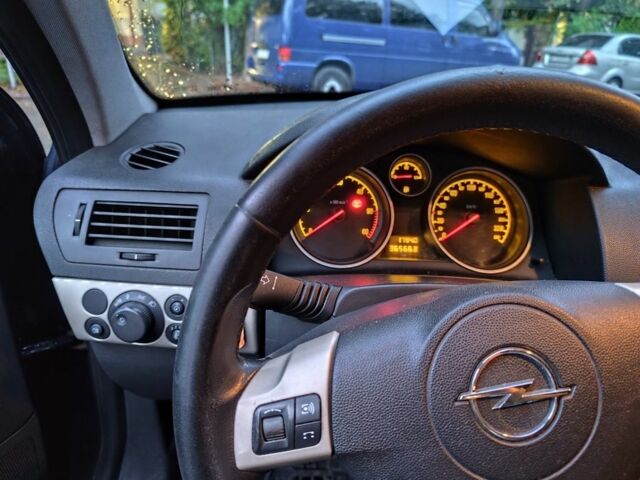 Серый Опель Астра, объемом двигателя 1.9 л и пробегом 365 тыс. км за 2500 $, фото 6 на Automoto.ua