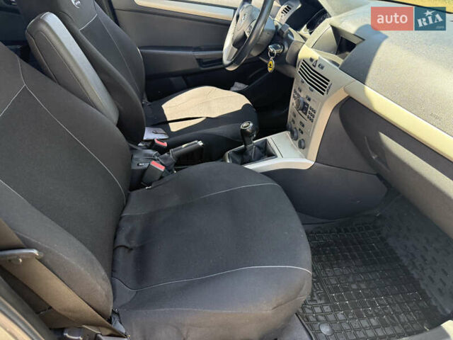 Сірий Опель Астра, об'ємом двигуна 1.6 л та пробігом 227 тис. км за 4650 $, фото 27 на Automoto.ua