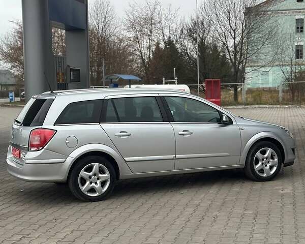 Серый Опель Астра, объемом двигателя 1.6 л и пробегом 160 тыс. км за 5400 $, фото 22 на Automoto.ua