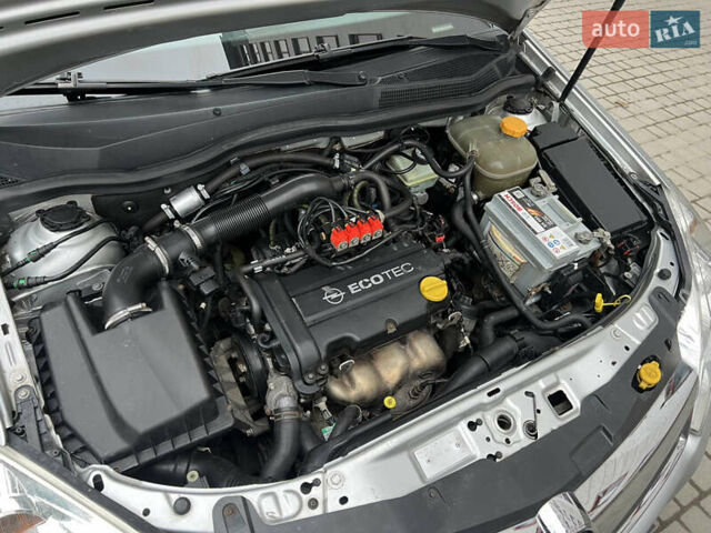 Серый Опель Астра, объемом двигателя 1.36 л и пробегом 270 тыс. км за 3900 $, фото 74 на Automoto.ua