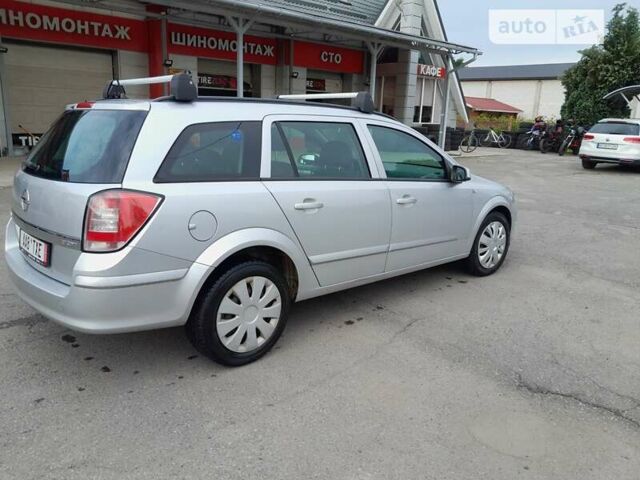 Серый Опель Астра, объемом двигателя 1.7 л и пробегом 227 тыс. км за 5000 $, фото 4 на Automoto.ua