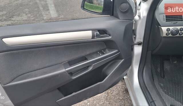 Сірий Опель Астра, об'ємом двигуна 1.7 л та пробігом 277 тис. км за 5500 $, фото 12 на Automoto.ua