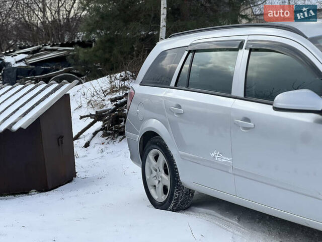 Серый Опель Астра, объемом двигателя 1.9 л и пробегом 263 тыс. км за 4250 $, фото 2 на Automoto.ua