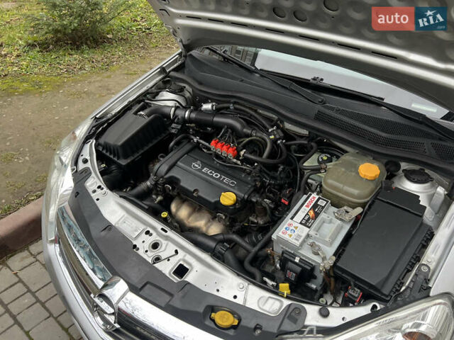 Серый Опель Астра, объемом двигателя 1.36 л и пробегом 270 тыс. км за 3900 $, фото 77 на Automoto.ua