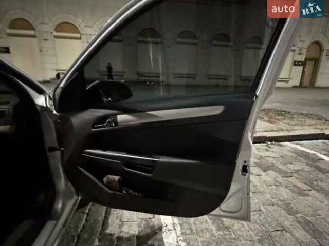 Серый Опель Астра, объемом двигателя 1.91 л и пробегом 291 тыс. км за 5800 $, фото 28 на Automoto.ua