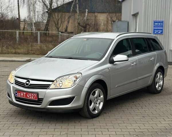 Серый Опель Астра, объемом двигателя 1.6 л и пробегом 160 тыс. км за 5400 $, фото 25 на Automoto.ua