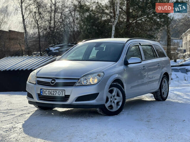 Серый Опель Астра, объемом двигателя 1.9 л и пробегом 263 тыс. км за 4250 $, фото 4 на Automoto.ua