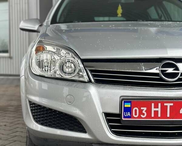 Серый Опель Астра, объемом двигателя 1.6 л и пробегом 160 тыс. км за 5400 $, фото 46 на Automoto.ua