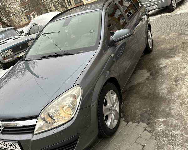 Серый Опель Астра, объемом двигателя 1.9 л и пробегом 330 тыс. км за 5100 $, фото 2 на Automoto.ua