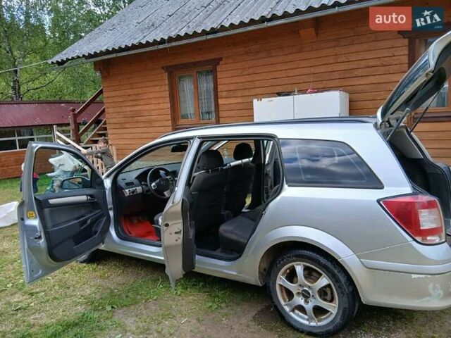 Серый Опель Астра, объемом двигателя 1.7 л и пробегом 320 тыс. км за 3700 $, фото 1 на Automoto.ua
