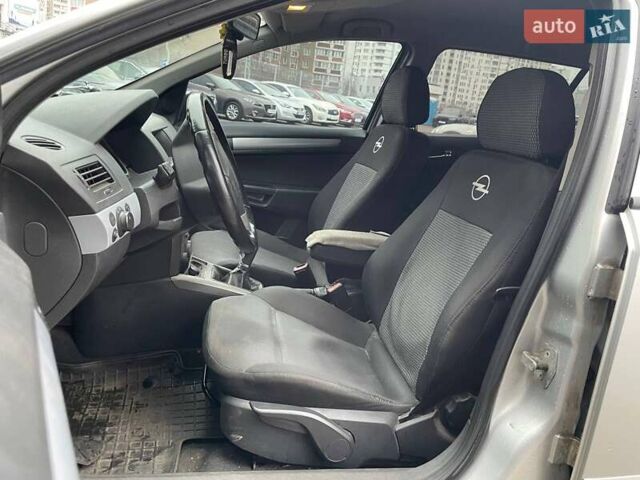 Серый Опель Астра, объемом двигателя 1.6 л и пробегом 298 тыс. км за 4790 $, фото 8 на Automoto.ua