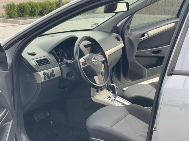 Сірий Опель Астра, об'ємом двигуна 1.9 л та пробігом 203 тис. км за 5900 $, фото 9 на Automoto.ua