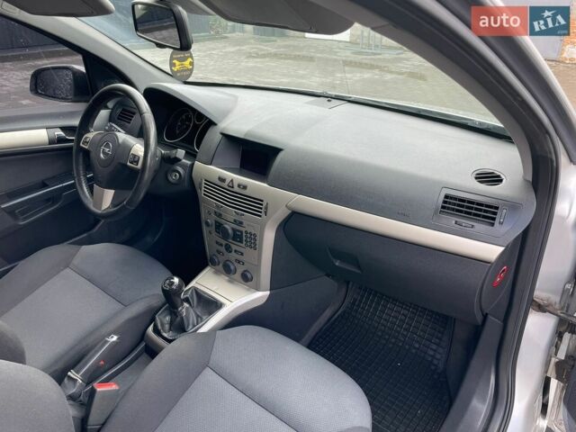 Сірий Опель Астра, об'ємом двигуна 1.25 л та пробігом 220 тис. км за 3800 $, фото 26 на Automoto.ua