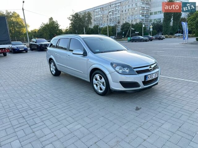Серый Опель Астра, объемом двигателя 1.7 л и пробегом 400 тыс. км за 2500 $, фото 1 на Automoto.ua