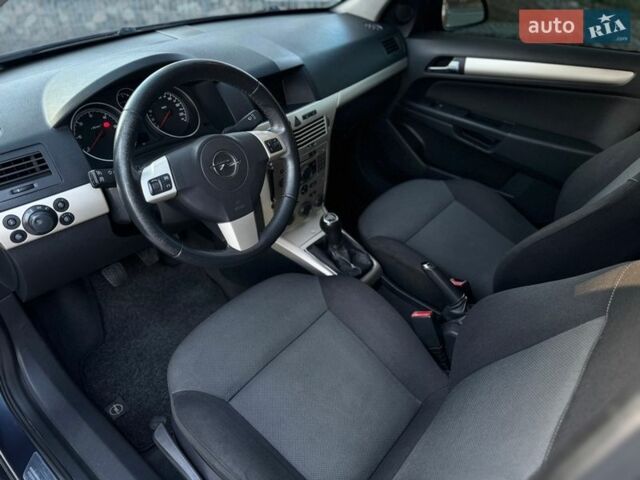 Сірий Опель Астра, об'ємом двигуна 1.9 л та пробігом 245 тис. км за 4999 $, фото 18 на Automoto.ua