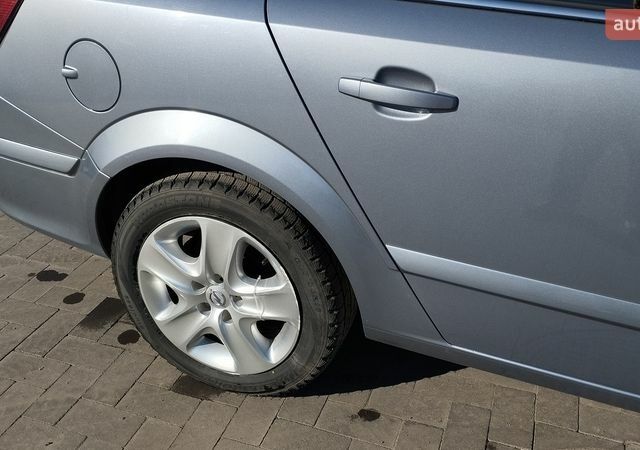 Серый Опель Астра, объемом двигателя 1.6 л и пробегом 173 тыс. км за 6000 $, фото 13 на Automoto.ua