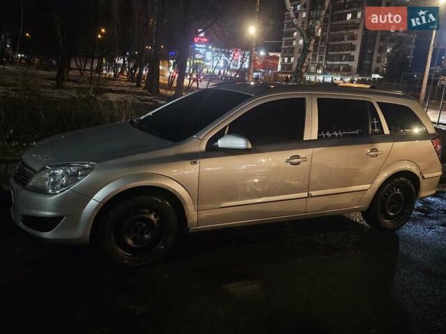 Серый Опель Астра, объемом двигателя 1.9 л и пробегом 198 тыс. км за 4500 $, фото 2 на Automoto.ua