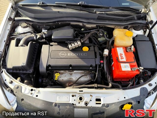 Сірий Опель Астра, об'ємом двигуна 1.6 л та пробігом 242 тис. км за 6000 $, фото 4 на Automoto.ua