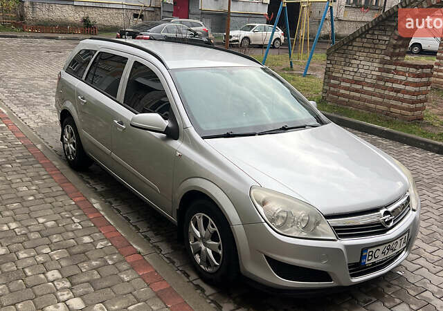 Сірий Опель Астра, об'ємом двигуна 1.69 л та пробігом 300 тис. км за 5000 $, фото 1 на Automoto.ua