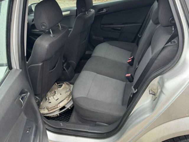 Серый Опель Астра, объемом двигателя 1.9 л и пробегом 300 тыс. км за 2500 $, фото 11 на Automoto.ua