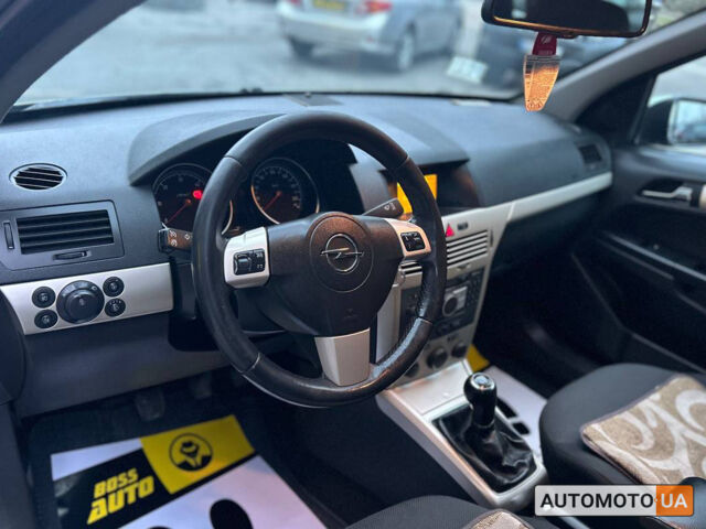 Серый Опель Астра, объемом двигателя 1.7 л и пробегом 321 тыс. км за 6000 $, фото 9 на Automoto.ua