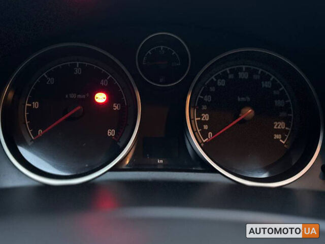 Серый Опель Астра, объемом двигателя 1.7 л и пробегом 321 тыс. км за 6000 $, фото 13 на Automoto.ua