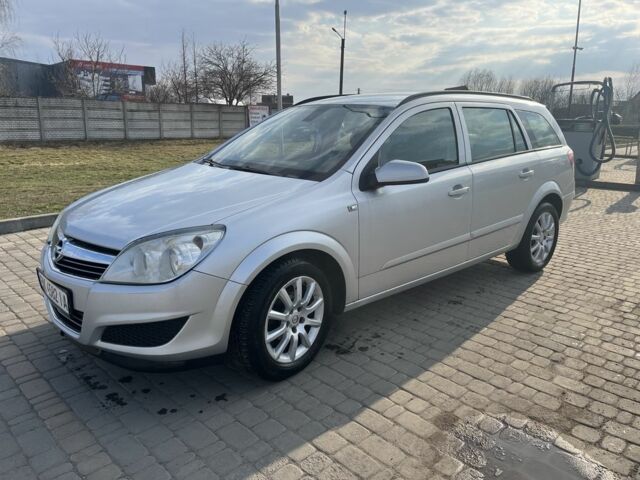 Серый Опель Астра, объемом двигателя 1.7 л и пробегом 265 тыс. км за 3900 $, фото 3 на Automoto.ua