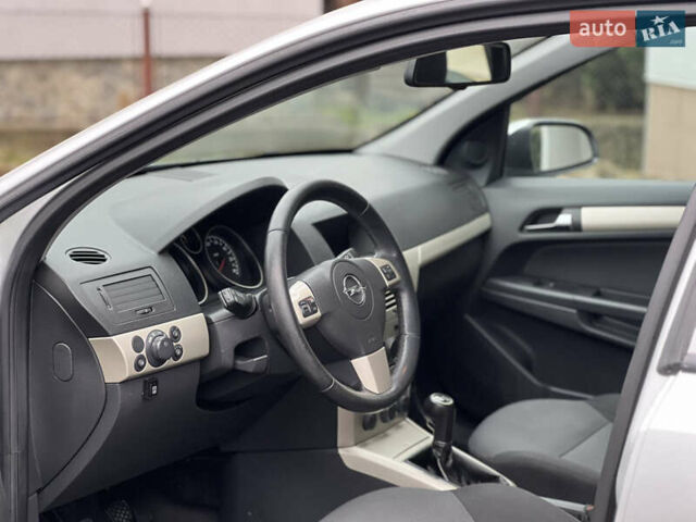 Серый Опель Астра, объемом двигателя 1.36 л и пробегом 270 тыс. км за 3900 $, фото 93 на Automoto.ua