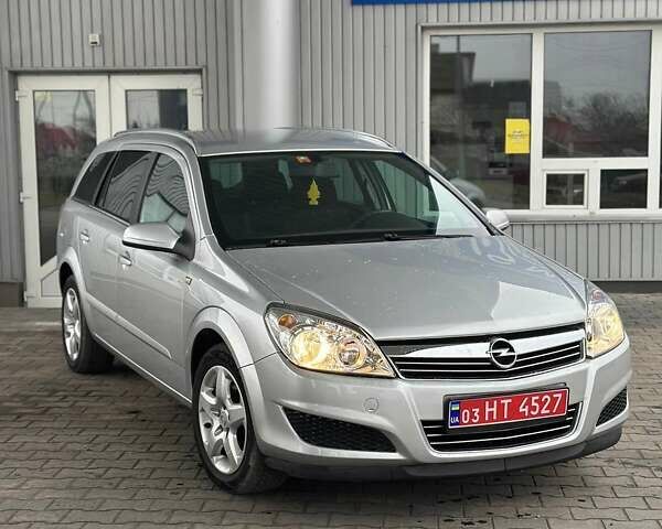 Серый Опель Астра, объемом двигателя 1.6 л и пробегом 160 тыс. км за 5400 $, фото 44 на Automoto.ua