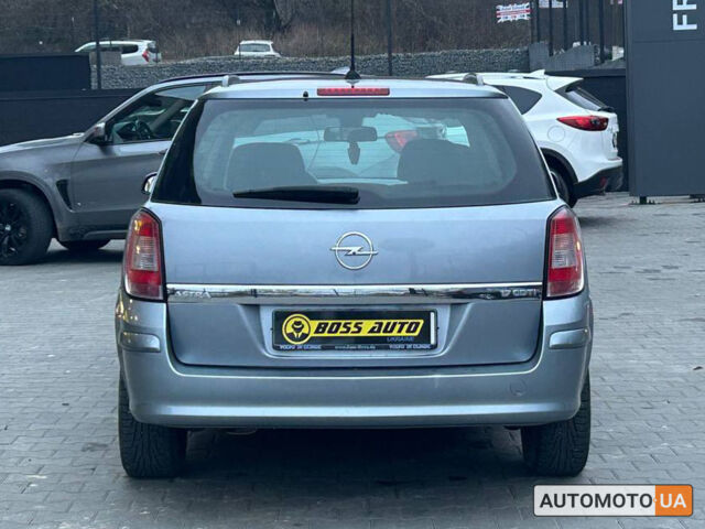 Серый Опель Астра, объемом двигателя 1.7 л и пробегом 321 тыс. км за 6000 $, фото 4 на Automoto.ua