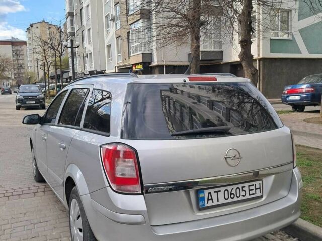 Серый Опель Астра, объемом двигателя 1.4 л и пробегом 260 тыс. км за 3900 $, фото 4 на Automoto.ua