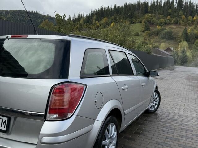 Серый Опель Астра, объемом двигателя 1.7 л и пробегом 270 тыс. км за 3850 $, фото 2 на Automoto.ua