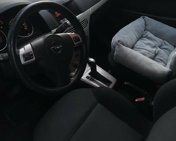 Сірий Опель Астра, об'ємом двигуна 1.8 л та пробігом 220 тис. км за 5500 $, фото 7 на Automoto.ua