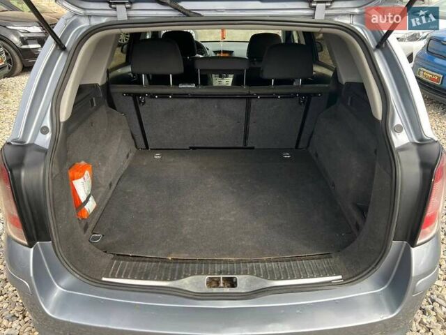 Серый Опель Астра, объемом двигателя 1.69 л и пробегом 238 тыс. км за 4799 $, фото 14 на Automoto.ua