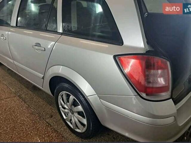 Серый Опель Астра, объемом двигателя 1.91 л и пробегом 291 тыс. км за 5800 $, фото 15 на Automoto.ua