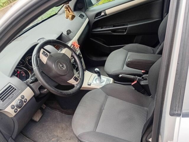 Опель Астра 2007 у Хмельницькому на Automoto.ua Сірий Опель Астра, об'ємом двигуна 1.6 л та пробігом 385 тис. км за 4300 $, фото 4 на Automoto.ua