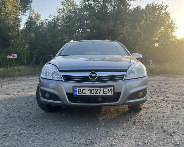 Серый Опель Астра, объемом двигателя 1.3 л и пробегом 432 тыс. км за 4000 $, фото 4 на Automoto.ua