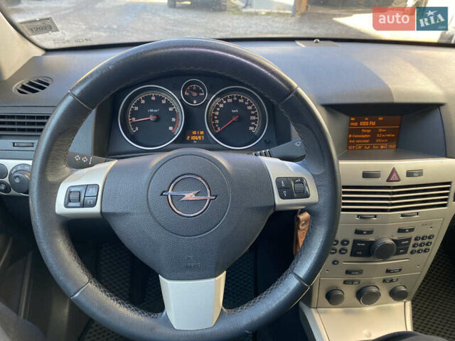 Серый Опель Астра, объемом двигателя 1.6 л и пробегом 210 тыс. км за 4699 $, фото 12 на Automoto.ua