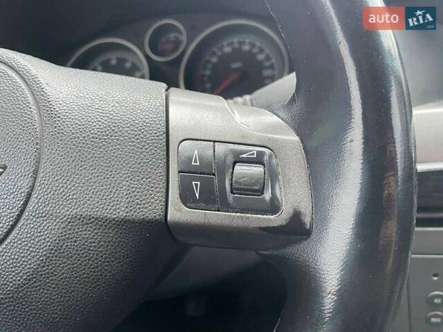 Серый Опель Астра, объемом двигателя 1.6 л и пробегом 298 тыс. км за 4790 $, фото 21 на Automoto.ua