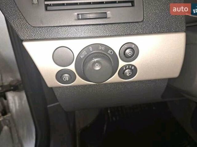 Серый Опель Астра, объемом двигателя 1.91 л и пробегом 291 тыс. км за 5800 $, фото 1 на Automoto.ua