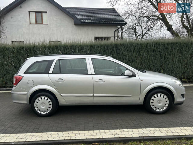 Серый Опель Астра, объемом двигателя 1.36 л и пробегом 270 тыс. км за 3900 $, фото 64 на Automoto.ua