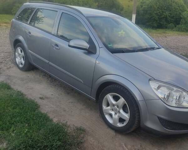 Серый Опель Астра, объемом двигателя 1.3 л и пробегом 280 тыс. км за 4000 $, фото 2 на Automoto.ua