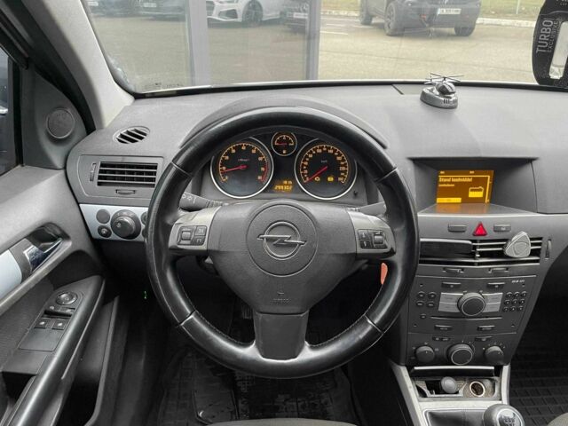 Серый Опель Астра, объемом двигателя 1.6 л и пробегом 299 тыс. км за 4790 $, фото 13 на Automoto.ua