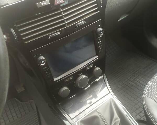 Серый Опель Астра, объемом двигателя 1.7 л и пробегом 285 тыс. км за 5500 $, фото 17 на Automoto.ua