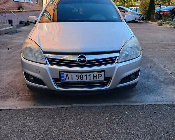 Опель Астра 2008 в Буче на Automoto.ua Серый Опель Астра, объемом двигателя 1.91 л и пробегом 220 тыс. км за 5500 $, фото 7 на Automoto.ua